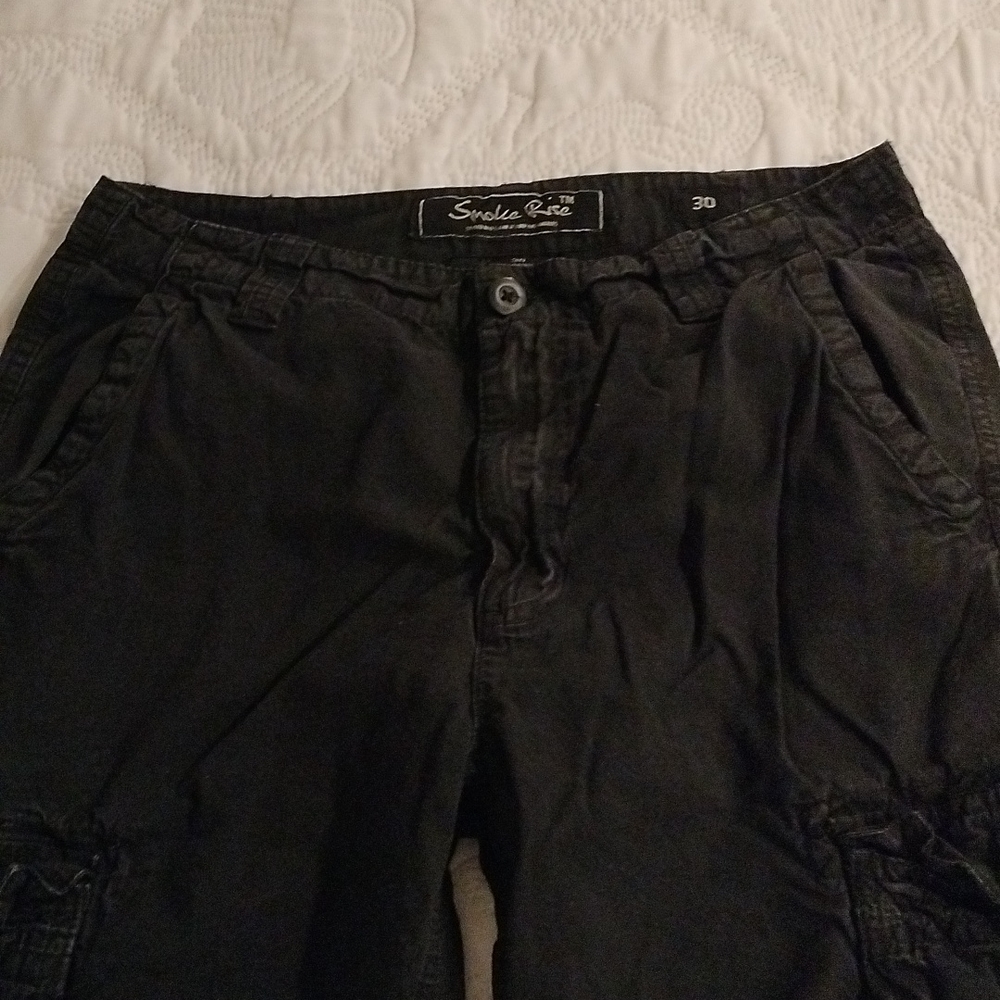 ⚜️ Smoke Rise Cargo Shorts - Picture 2 of 13